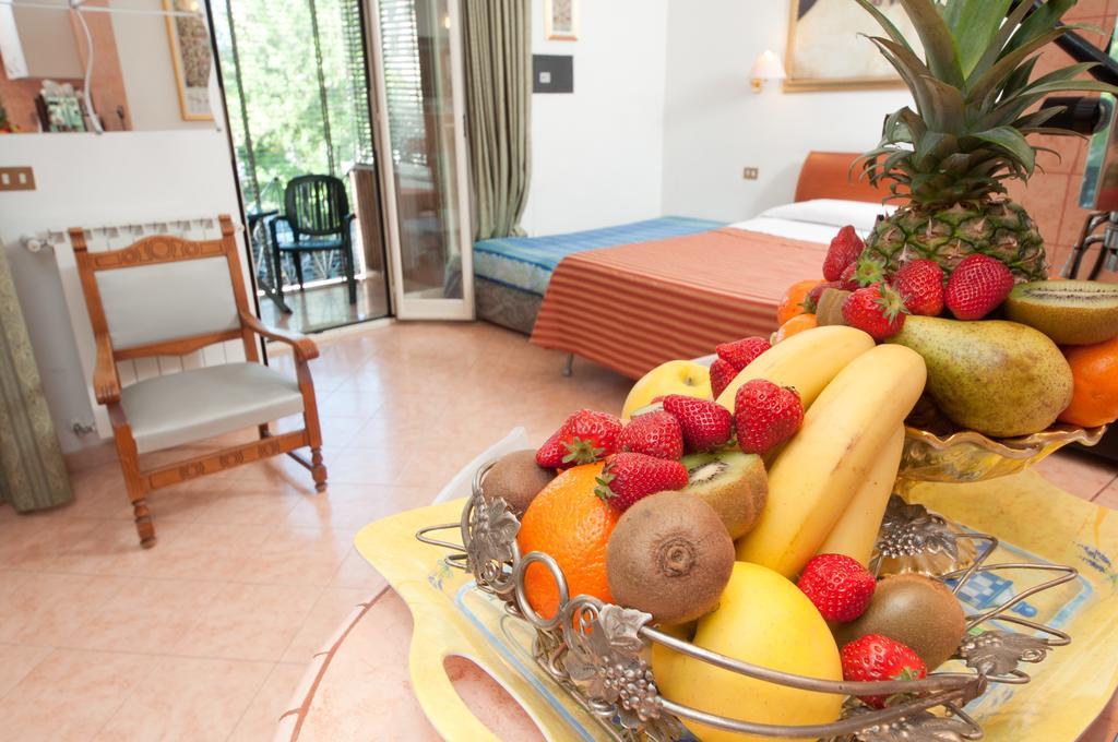 Suites Oliveri Viale Marconi Roma Esterno foto