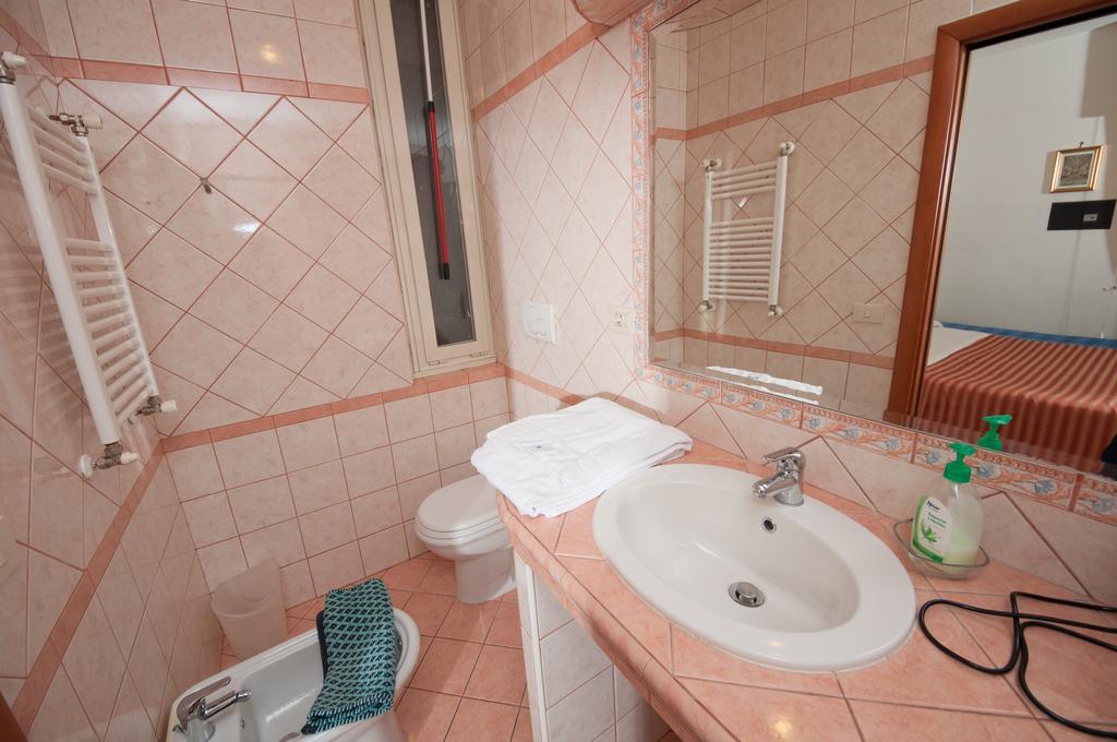 Suites Oliveri Viale Marconi Roma Esterno foto